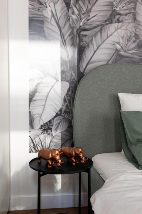 Lion Apartments - Premium Studio Krakau Buitenkant foto